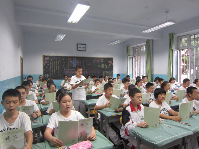 晨读书声琅琅、弥漫阵阵书香.jpg